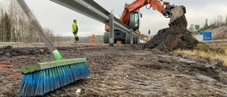 Efter branden på E 20: Nu lagas olycksplatsen med kort varsel