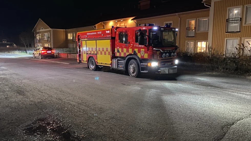 Enligt uppgift var det från en fastighet som Norsjö kommun äger som larmet kom. Branden kunde snabbt släckas.
