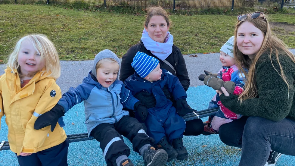Samlade i Stadsparken, från vänster Tyra Samuelsson, Fiete Frey, Henning Frey, Victoria Frey, Sture Samuelsson och Anna Samuelsson.