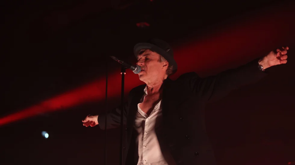 Joakim Thåström är en legendar inom svensk rock och punk. ikväll spelar han i Linköping i Saab arena.
