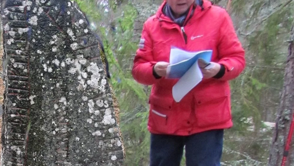 Eva Sandström vid Vålstastenen 2018. 