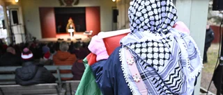 Magdalena Anderssons tal avbröts av demonstranter