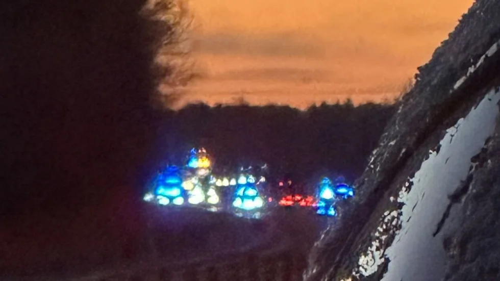 Polis, räddningstjänst och ambulans larmades till riksväg 34 efter en olycka.