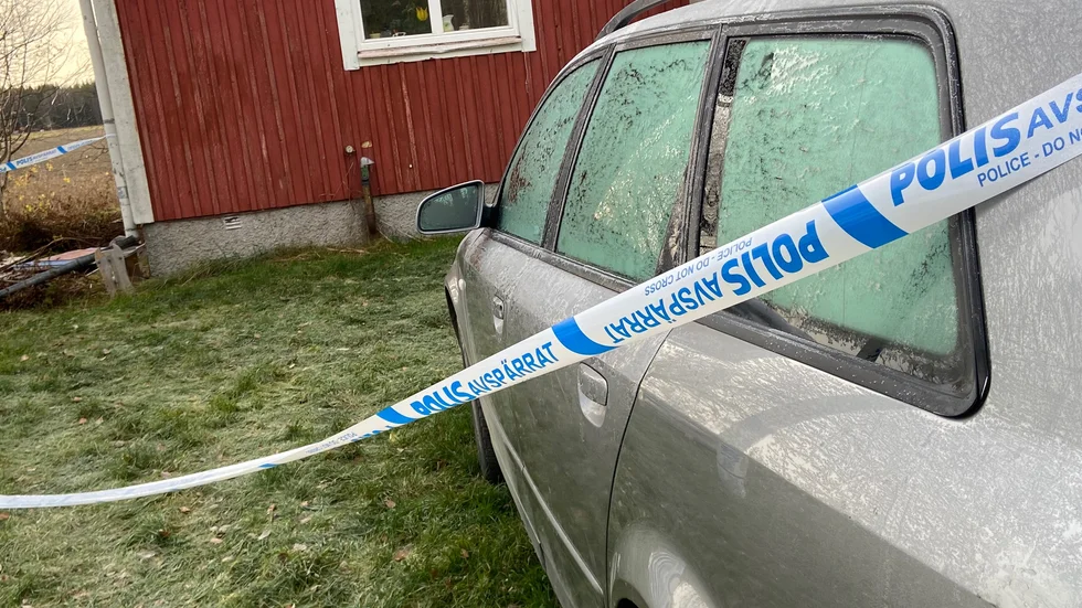 Polisen har spärrat av huset där hundattacken inträffade.