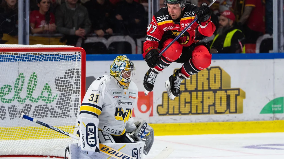 Luleå Hockey möter HV71 på bortaplan under lördagen och vi ger er en direktrapport från den matchen.