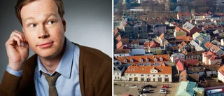 Komikern om stoppet i Vadstena: "Sträcker lite extra på sig när man vet att man är i slottsmiljö"