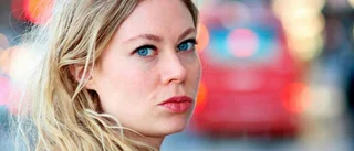 Unga kvinnor vilsna i verkligheten