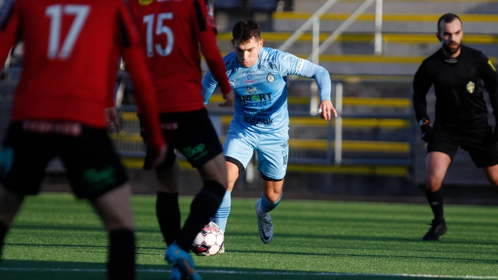Nyförvärvet Marcelo Palomino och hans AFC vann tisdagskvällens träningsmatch mot Ariana FC.