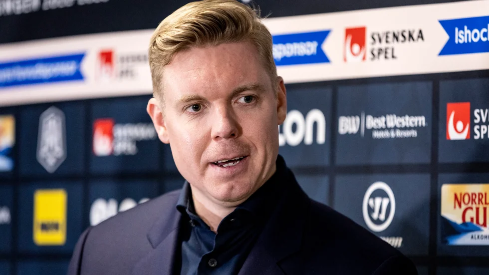 Tränaren Anton Blomqvist och hans AIK säkrade i praktiken en slutspelsplats trots förlust mot Karlskoga.