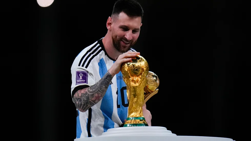 Lionel Messi visade på nytt vägen för Argentina när han placerade in 1–0 på straff i VM-finalen mot Frankrike. VM-guldet är 35-åringens första i karriären.