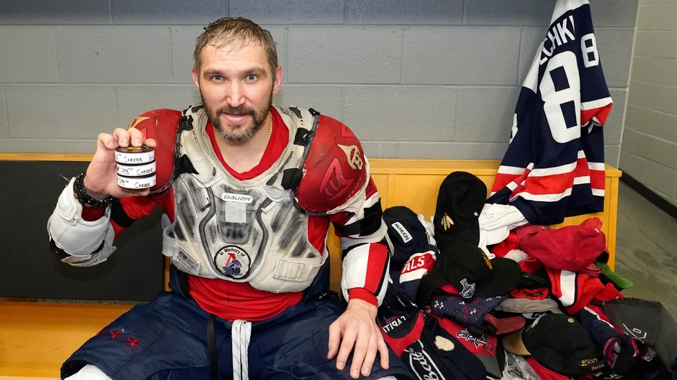 Washingtons Alexander Ovetjkin med de tre puckar som han gjorde mål med.