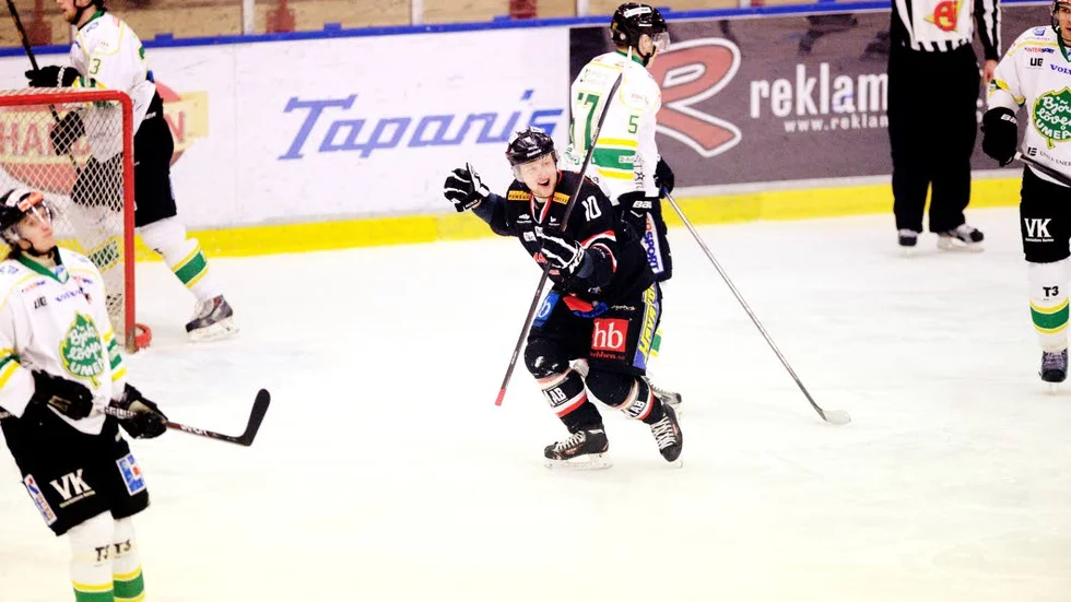Lustigkurre. Oskar Nilsson saknade öl på upptaktsträffen.?