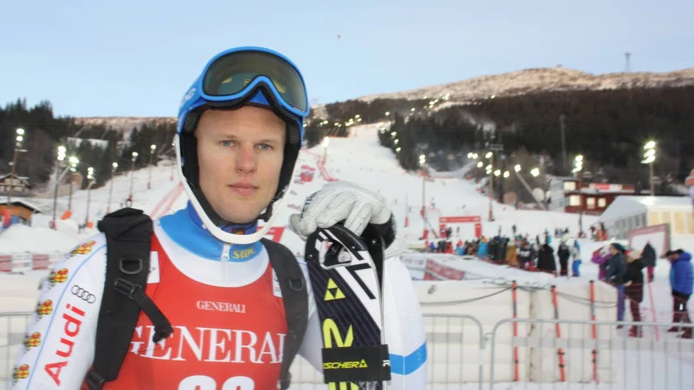 JAKTEN.Gällivares Anton Lahdenperä jagar en biljett till VM i Vail.
