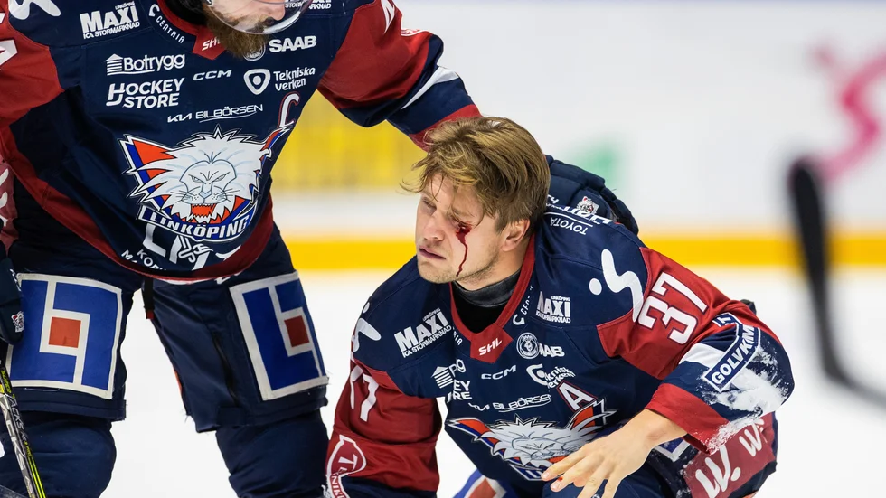Jesper Pettersson fick lämna isen.