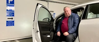 Fiasko för nya p-huset – Anders blev inlåst med bilen ✓Otrevligt bemött ✓Fick vänta nästan en halvtimme ✓Kommunens svar