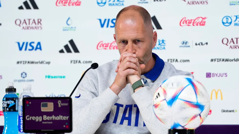 USA:s förbundskapten Gregg Berhalter ber om ursäkt efter flaggkaoset.