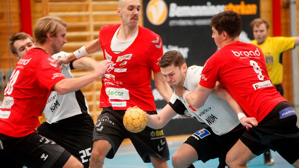 Det har varit hård dragkamp mellan klubbarna om Anton Lindbloms signatur.