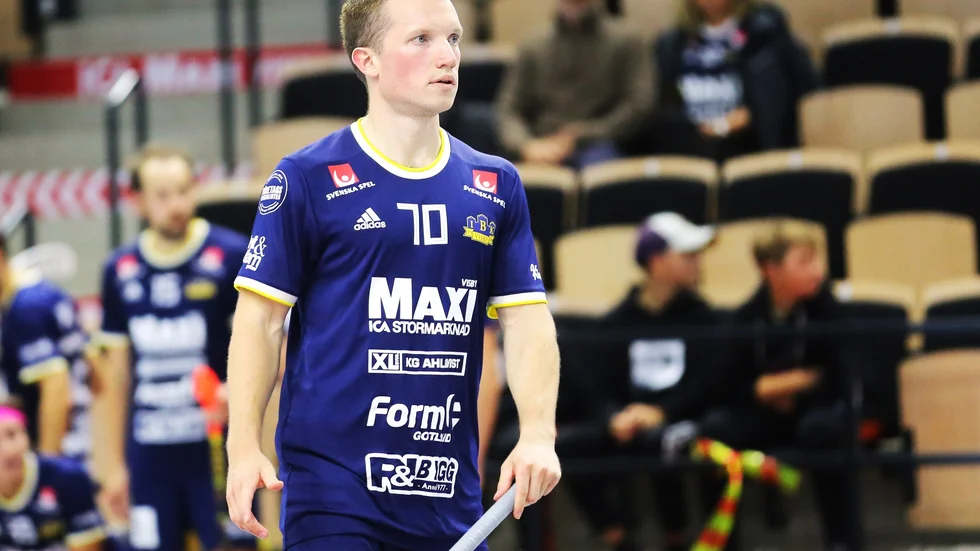 Martin Roos lånas ut. 