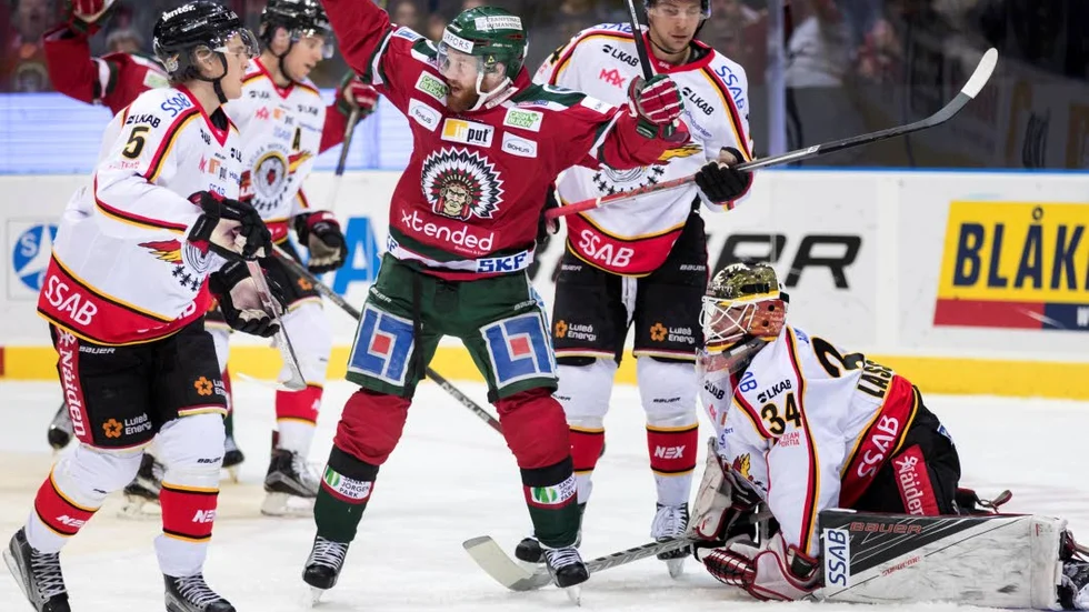 Deppigt. Frölunda var flera nummer större än Luleå Hockey i gårdagens match.
