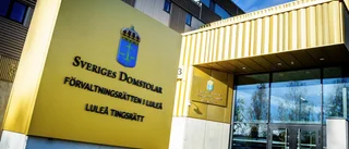 Ung trio åtalas för misshandel med knogjärn