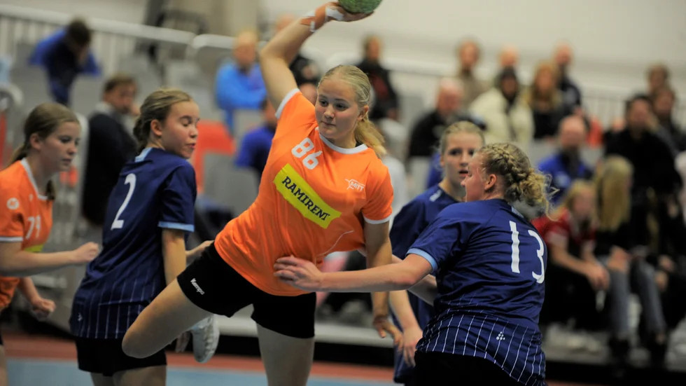 IFK Nyköpings Hilda Lindeberg i ett avslutsförsök i lagets andra match i storturneringen Sverigecupen om startade på fredagen.