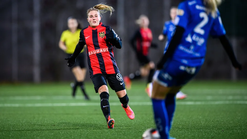 Ebba Ronquist återvänder till moderklubben P18 efter flera säsonger i BP och Sandviken.