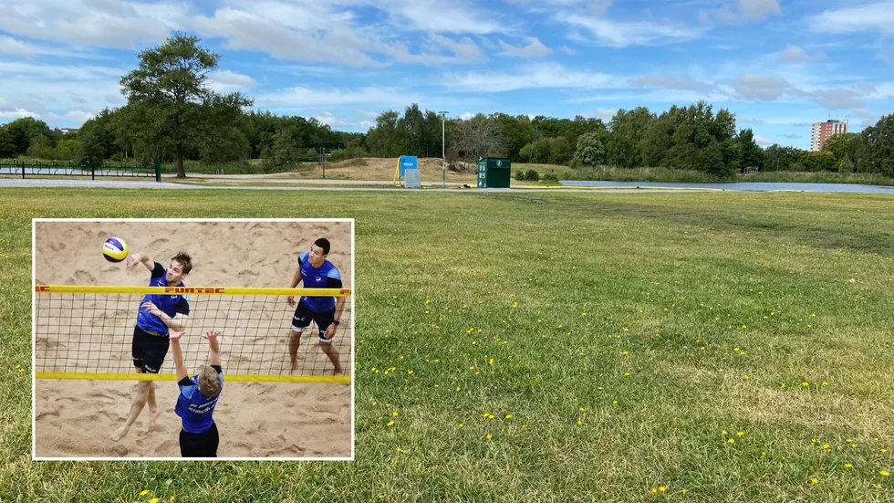 Det är den här delen av marken vid Vilstabadet som de två beachvolleybollplanerna är tänkta att placeras.