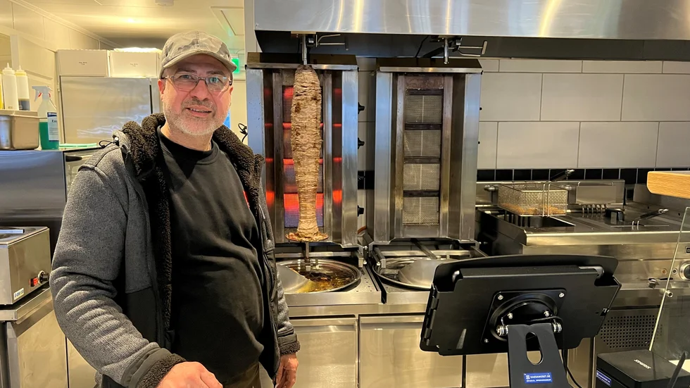 Laith Ahmad driver Etuna döner på Årbygatan.