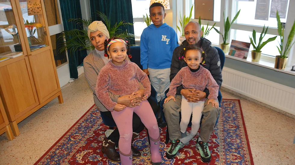  Den etiopiska familjen bor i Harads i dag. Pappa Abebe Tikuye Taye och makan Hanan Hussein Mohammen med barnen Eliyase, Lina och Lidya har fått ett avvisningsbeslut."Vi har varit nio år i Sverige och är oroliga vad som väntar oss vid ett återvändande", säger pappan Abebe.