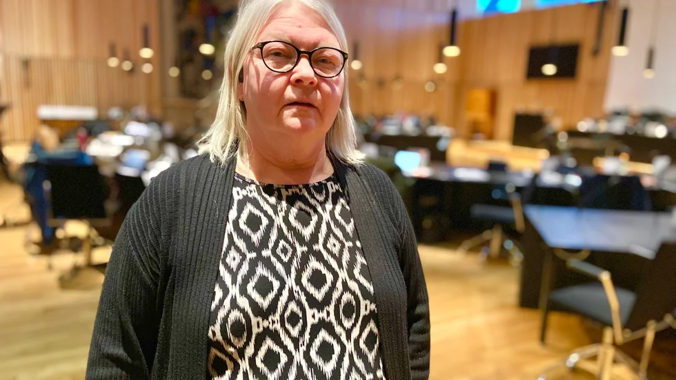 Nämndsordföranden Siv Gunillasson-Sevä är mycket oroad över platsbristen för äldre med behov i Kiruna. På måndagen fick socialnämnden klartecken för 7,5 miljoner kronor för att förlänga verksamheten på Fjällgården fram till sommaren.