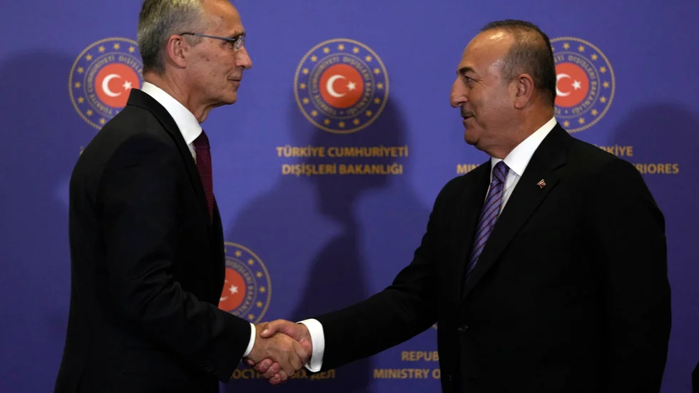 Natochefen Jens Stoltenberg träffade Turkiets utrikesminister Mevlüt Cavusoglu på torsdagen.