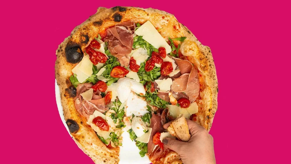 Enligt Foodoras beräkning kommer fyra pizzor i sekunden att säljas på nyårsdagen.