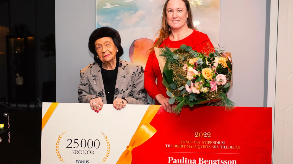 Eldsjälen Berit Malmqvist tillsammans med årets stipendietagare Paulina Bengtsson.