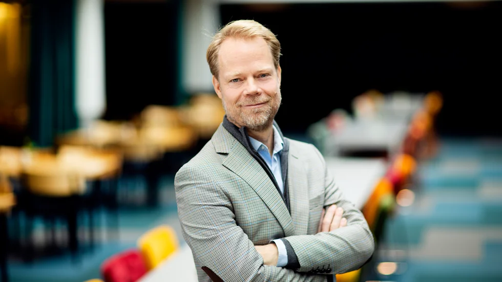 Gustaf Edgren är bostadspolitisk expert på TMF, som är bransch- och arbetsgivarorganisation för hela den träförädlande industrin och möbelindustrin i Sverige.