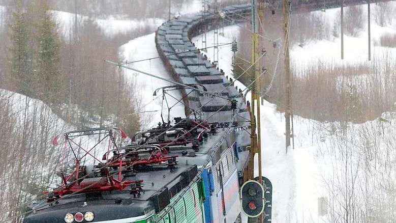 Varje dygn rullar ståltåg mellan Luleå och Borlänge. SSAB anser att Norrbotniabanan skulle innebära ökad säkerhet, flexibilitet och kapacitet. FOTO: Green cargo