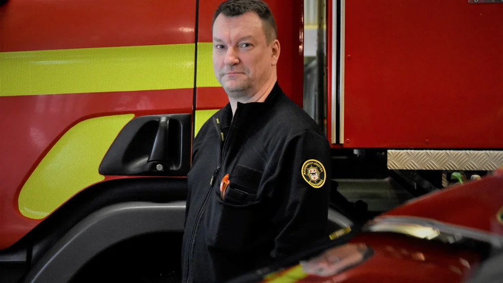 "Det är många som är intresserade, det hör man ju. Men då bor de kanske fel eller har inte möjlighet att lämna sin huvudanställning, då funkar det inte", säger Roland Mäki, räddningschef i Övertorneå.