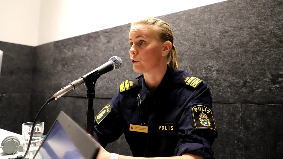 Linköpings lokalpolisområdeschef Ann-Christine Rehnström konstaterar att polisens saknade den utbildning, utrustning och underrättelse som krävdes vid påskens kravaller i Skäggetorp.