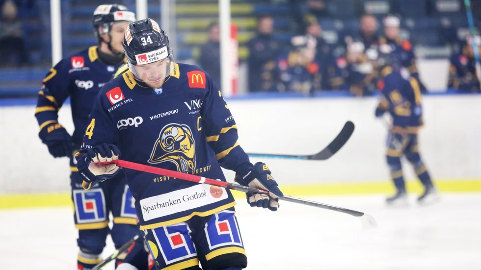 Erik Palm och kompani i Visby Roma deppar i förlustmatchen mot Halmstad.