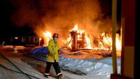 Garaget i Hällan i Överkalix gick inte att rädda.Foto: Maria engström- andersson