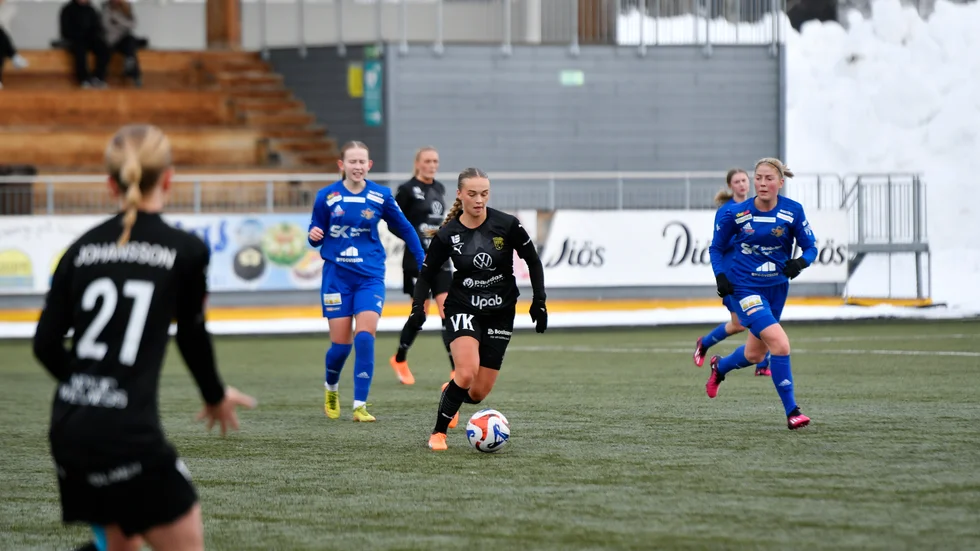 Villemo Dahlqvist har satt ett nytt personligt målrekord i Umeå IK den här säsongen – som bara nått halvvägs.