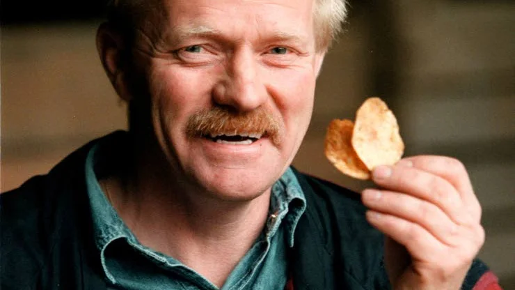BYTER BRANSCH. Chipsföretagaren Erik Jonsson i Sjulsmark planerar att storsatsa på besöksnäringen i Kåbdalis.