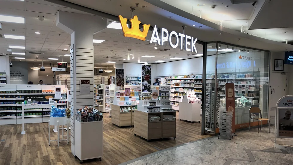 Kronans apotek kräver 125 000 kronor i sänkt årshyra och har sagt upp hyreskontraktet i Gallerian. 