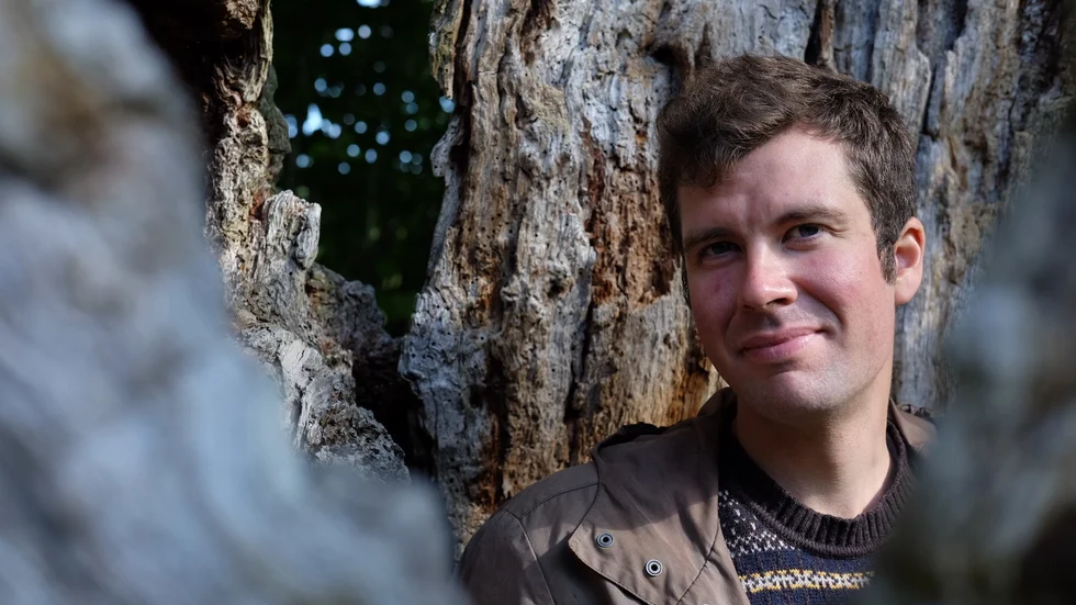 Filmfotografen Niclas Törnblom kommer ursprungligen från Småland men har sedan sommaren 2017 varit bosatt i Vagnhärad. Sedan över tio år tillbaka är han verksam som filmfotograf.