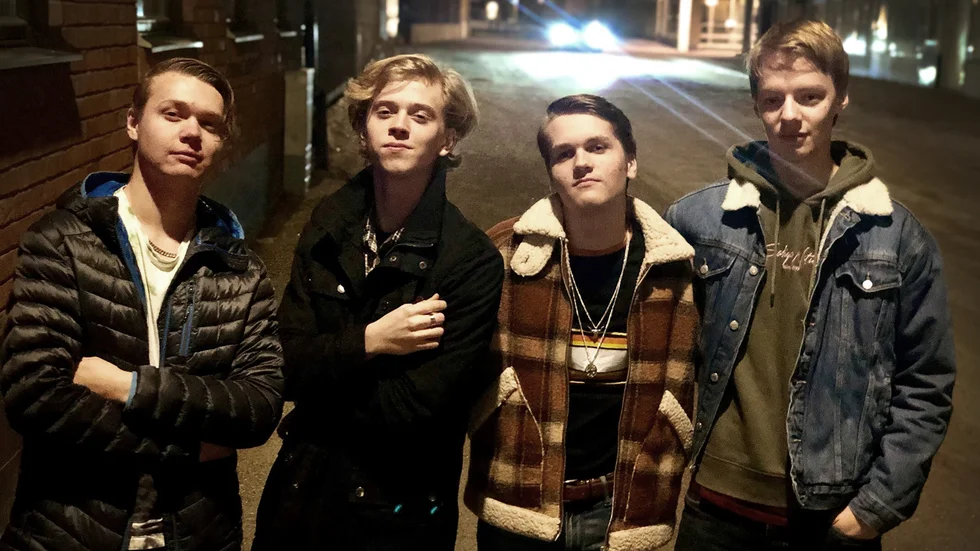 Joel Fredriksson, bas, Sebastian Nordaneldh, trummor, Petter Vikström, sång och gitarr, och Viktor Öberg, gitarr, är Piteåbandet Åssit som nu debuterar med låten "One desire".