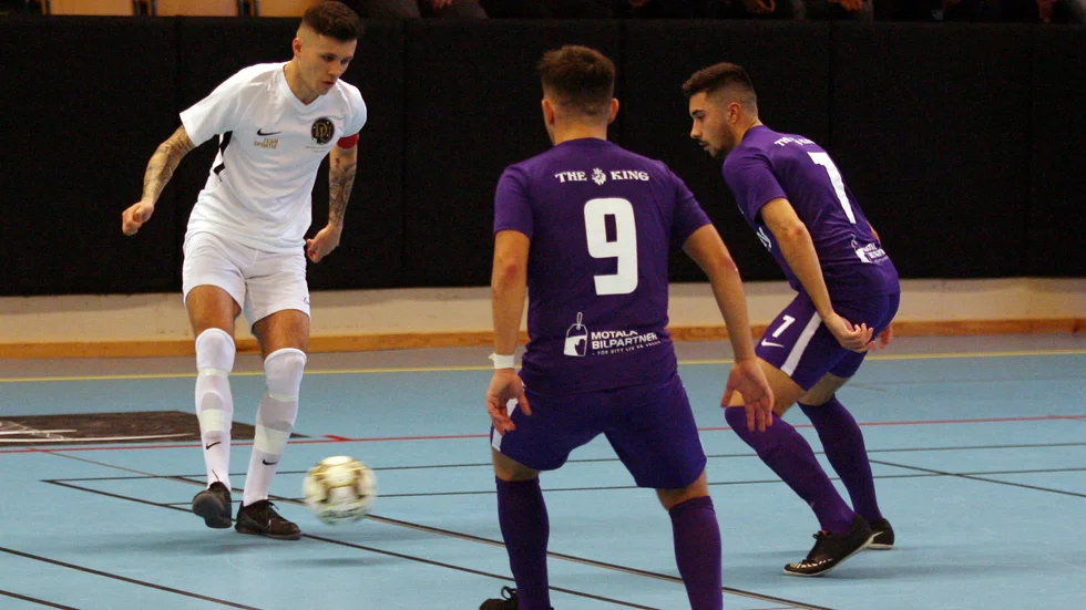André Rako är klar för spel för Dribbla United i lördagens division 2-derby mot Motala FK. Matchen direktsänds av Öst media, med start klockan 17.30.