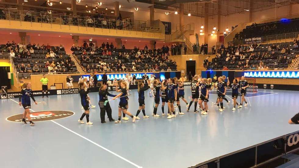 1387 personer såg Sirius vinna med 5-1 mot Rönnby. 