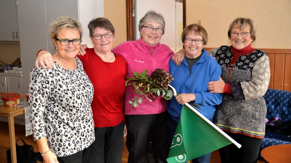 Arvidsjaurs kommuns Sofie Lundberg Nilsson tillsammans med de driftiga Moskoselsborna Britt-Inger Lindgren, Eva Sandqvist, Eva Granström och Siv Jonsson.