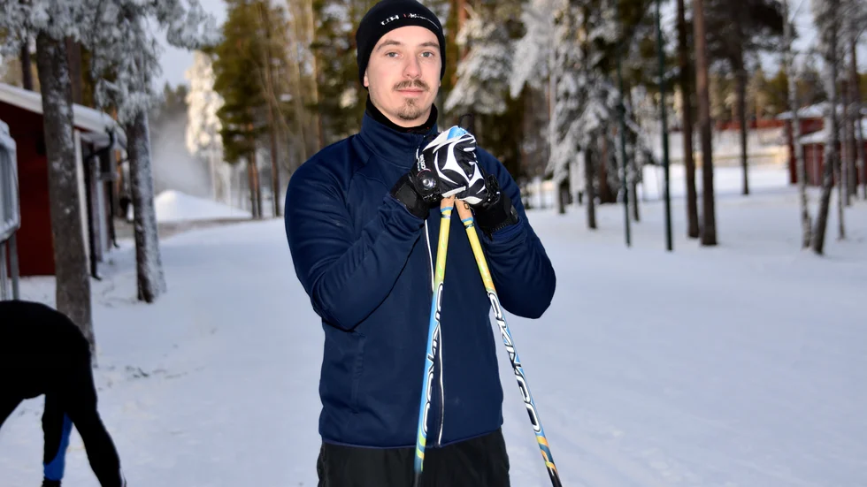 "Jag såg att de hade öppnat lite av spåret och då tänkte jag att jag ville testa åka för första gången för säsongen", säger Alexander Morin som var på plats för att testa skidorna. 