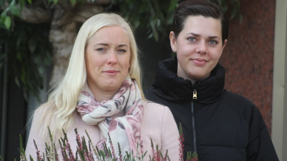 Matilda Råsmark och Sara Green ser ett ökat intresse för att ge kläder och annat längre liv. Resultatet blev en reko-marknad, där kläder och inredning ska få nya hem.