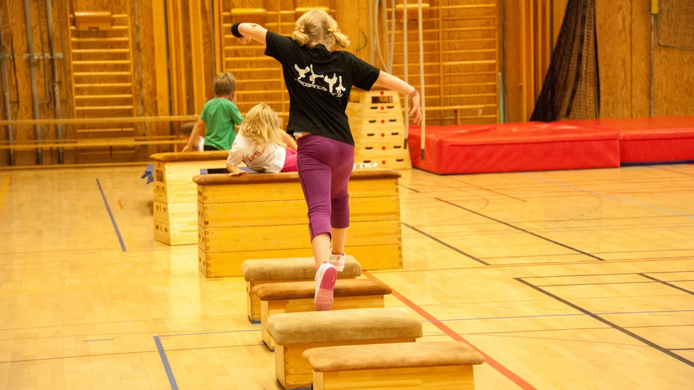 Från och med i höst ska skoleleverna ha mer idrottsundervisning.(Arkivbild.)